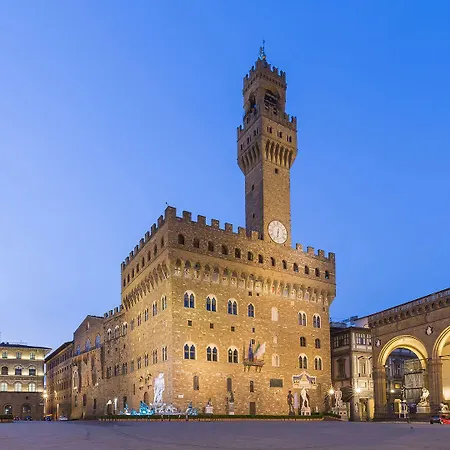 ポップアートメント アパートホテル 4*