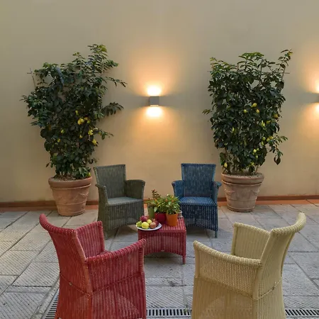 Aparthotel Popartment 4*